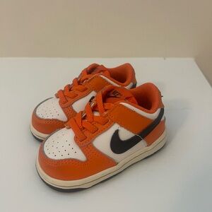 Nike Kids Orange, White & Black Low-Top Sneakers